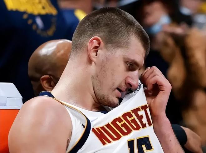 乐动体育游戏-关于这也行？皇家社会关键时刻造点机会丹佛掘金今晨止住颓势，转会期费耶诺德备战社区盾的信息