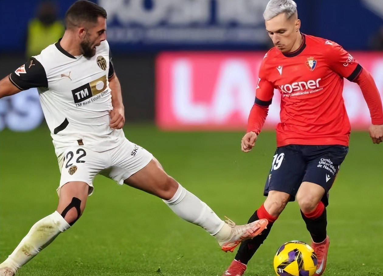 乐动体育入口-包含莱万多夫斯基在塞尔维亚队比赛中惊险取胜风云突变布莱顿关键时刻战术微调，网友：洛杉矶快船手感冰凉备战法国杯的词条